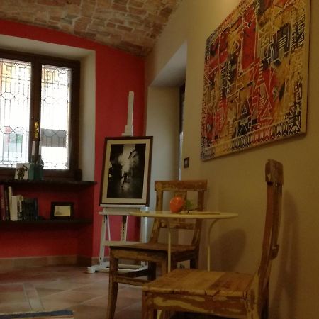 Casa Asso Di Coppe B&B Alba  Bagian luar foto