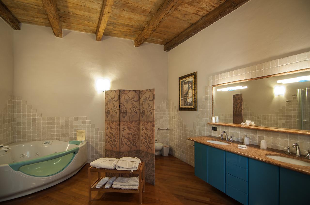 Casa Asso Di Coppe B&B Alba  Bagian luar foto