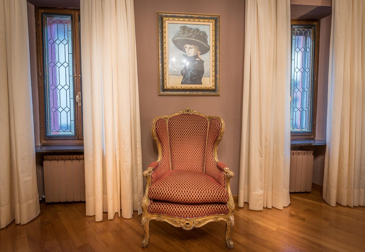 Casa Asso Di Coppe B&B Alba  Bagian luar foto