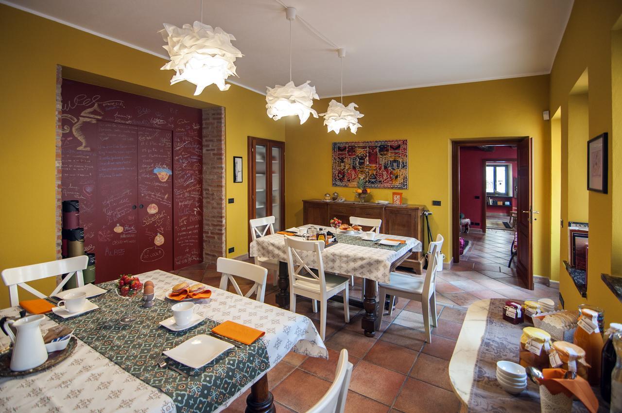 Casa Asso Di Coppe B&B Alba  Bagian luar foto