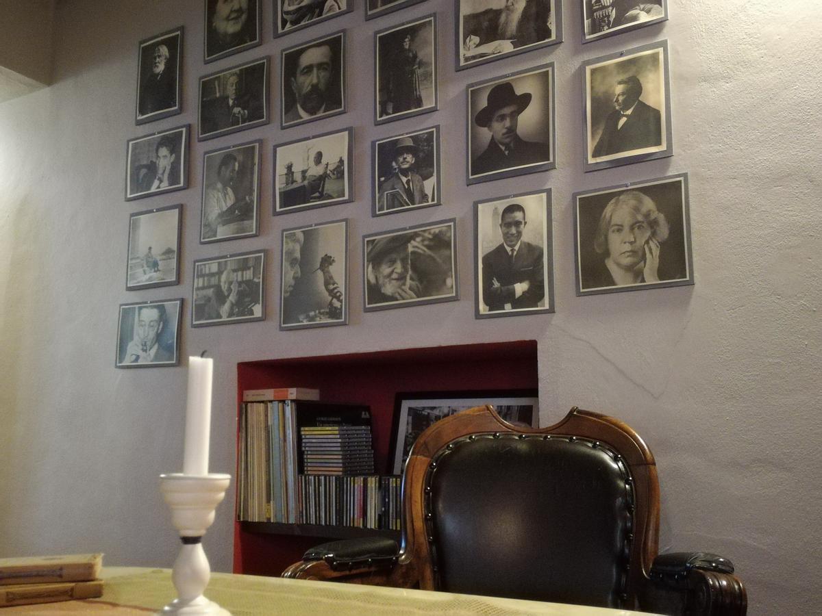 Casa Asso Di Coppe B&B Alba  Bagian luar foto